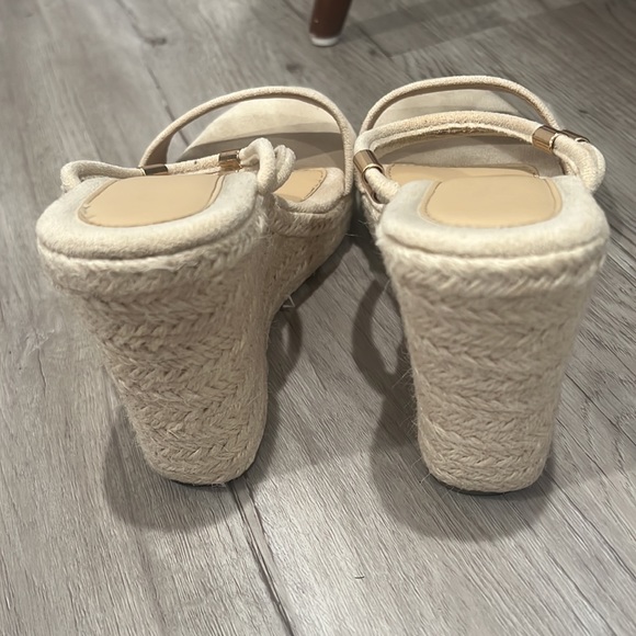 Beige platform wedges ! - Picture 3 of 3